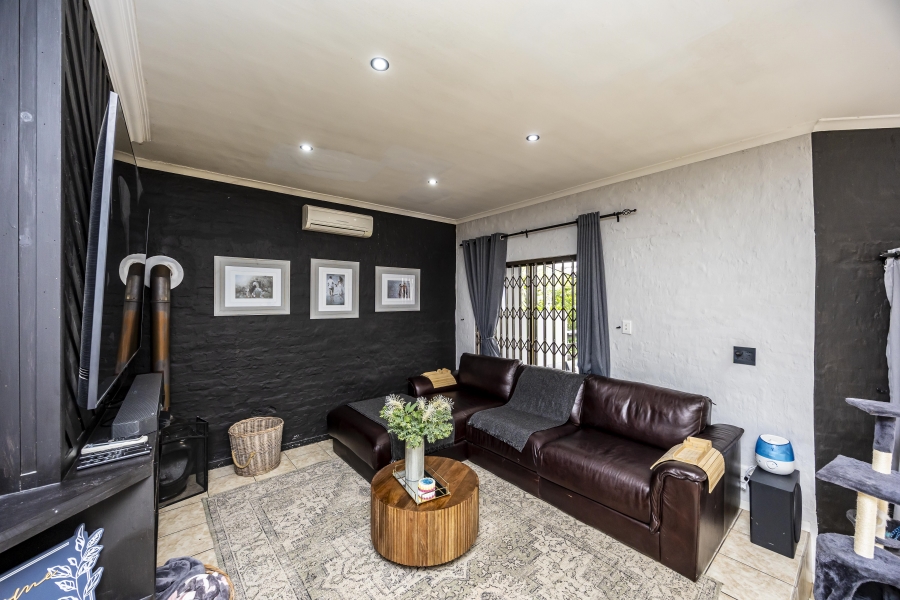 4 Bedroom Property for Sale in Blue Bend Eastern Cape